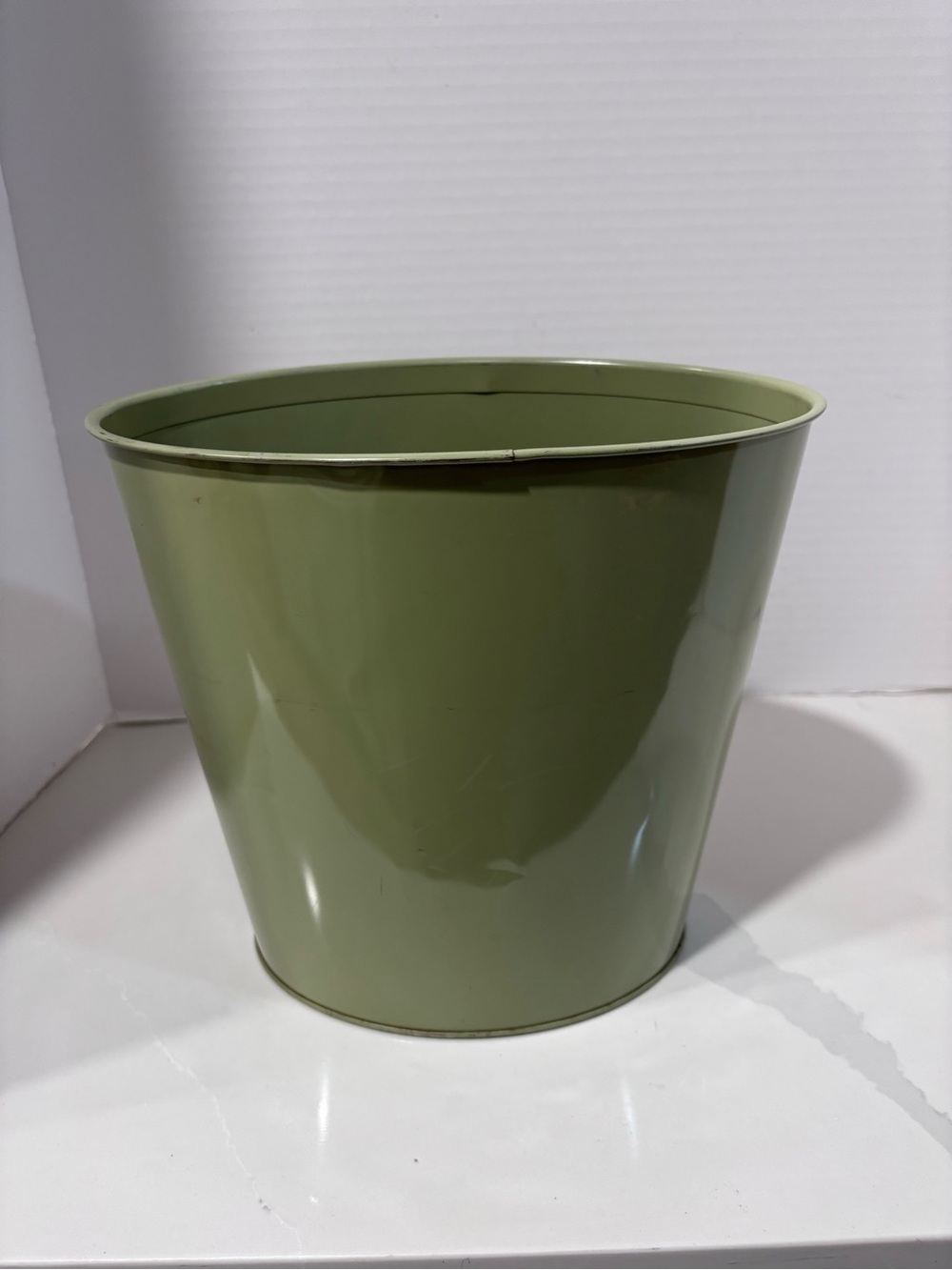 J. W. Reed Vintage Green Decorative Folk-Art Metal Wastebasket - Picture 4 of 6